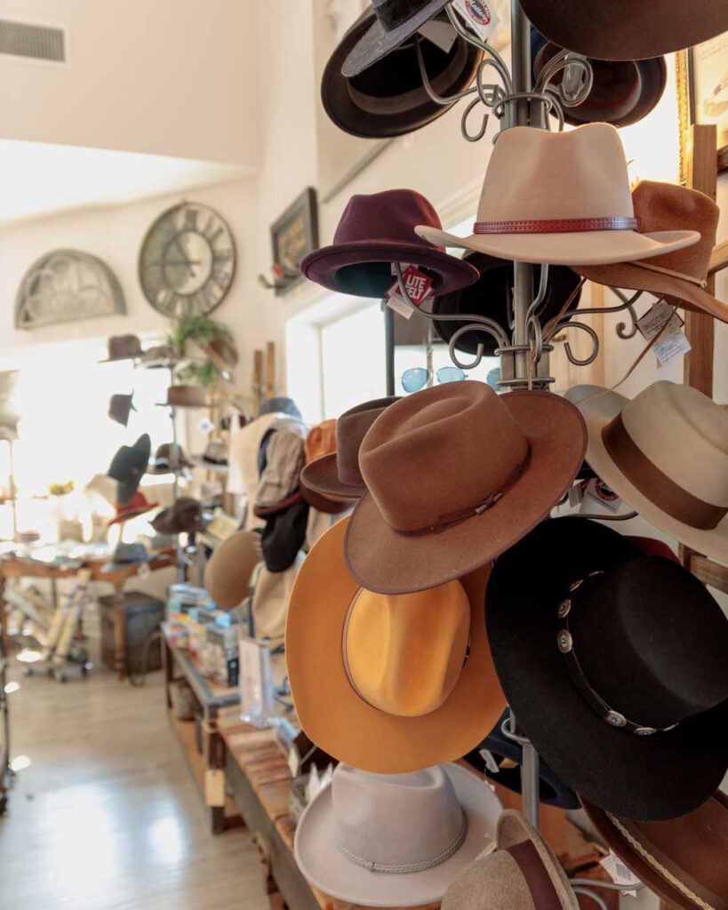 los olivos shopping-cowboy-hats saddle up